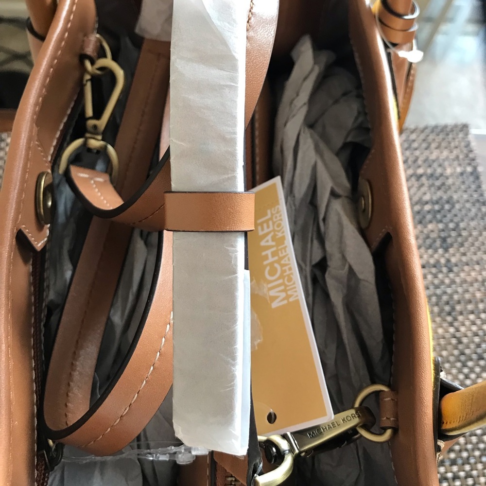 ❗️SOLD❗️MICHAEL KORS,AUTHENTIC,NWT, women handbag - Picture 8 of 8